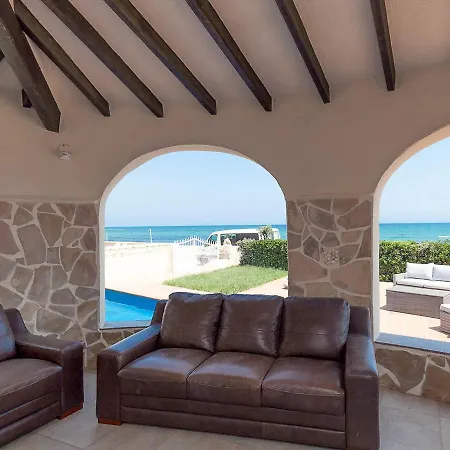 Checa Villa *